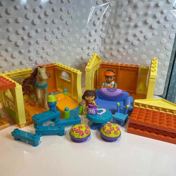 MEGA BLOKS Dora the Explorer Buildable House 3026 - Picture 9 of 14